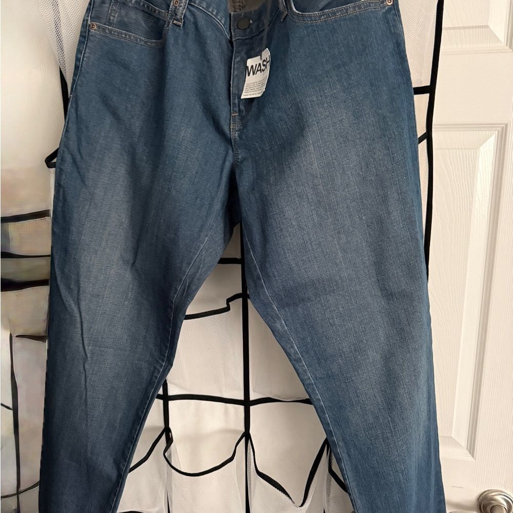 GAP Straight Leg Jeans in Blue Wash